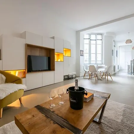 Апартаменты Superbe Loft 67 M2 Bastille Marais